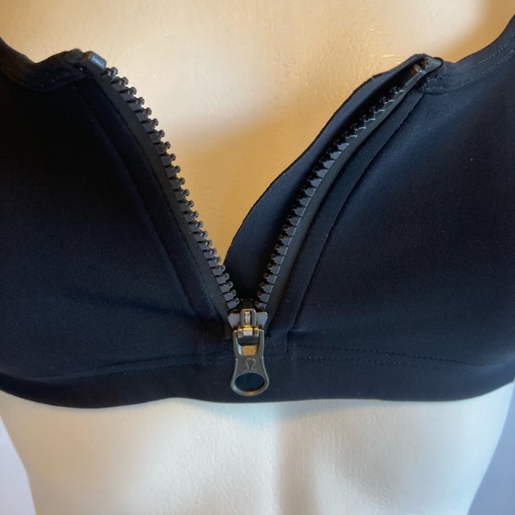 Lululemon Black Zipper Sports Bra Top size M - Picture 10 of 11